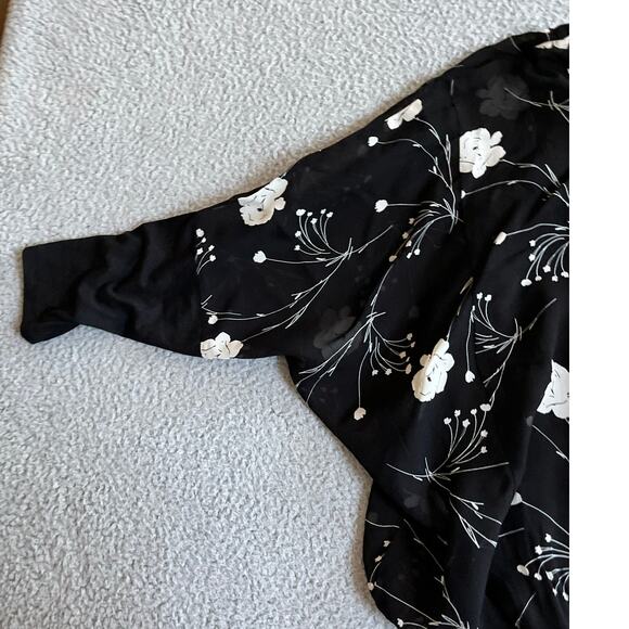 Karen Kane Top Medium Oversied Relaxed Floral Long Sleeve Classic Black Blouse - Picture 6 of 15